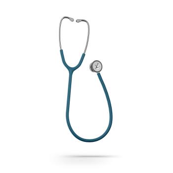 Schräge Gesamtansicht des Littmann Classic III 5623C Satin Karibikblau